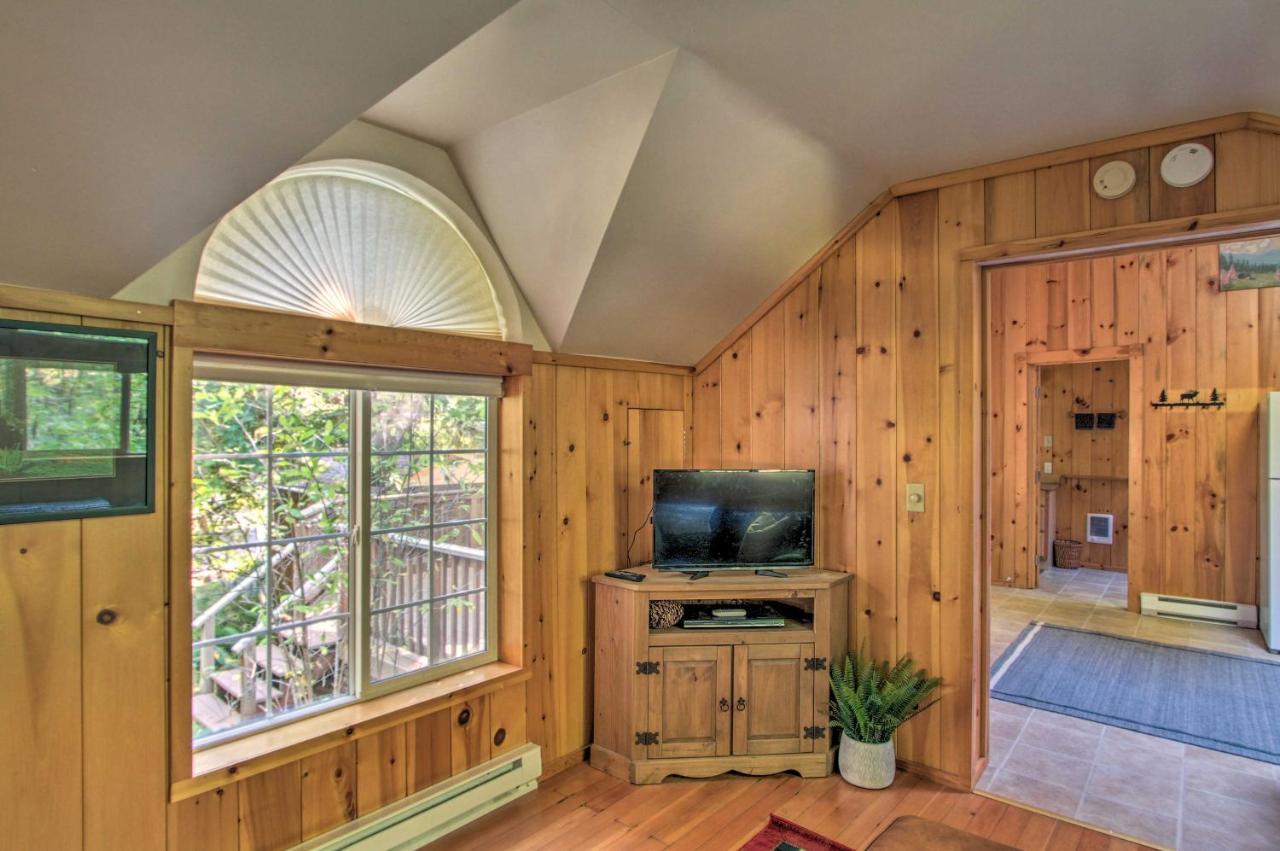 Elk Hideaway With Hot Tub! * Ashford
